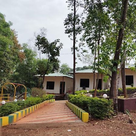 White Elephant Restaurant & Cottages Gokarna Gokarna  Εξωτερικό φωτογραφία