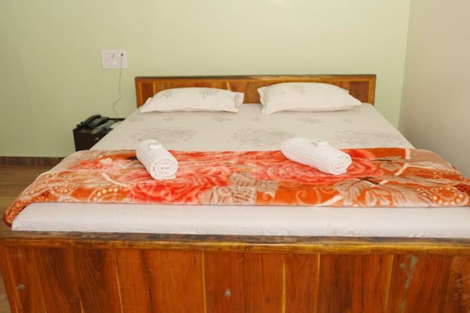 White Elephant Restaurant & Cottages Gokarna Gokarna  Εξωτερικό φωτογραφία