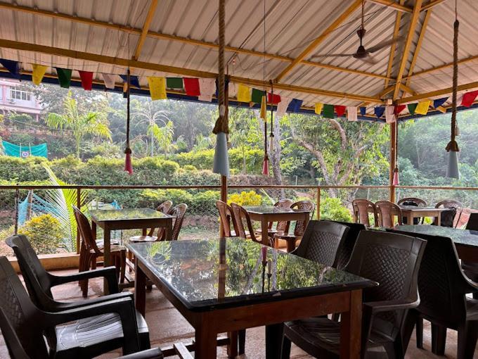White Elephant Restaurant & Cottages Gokarna Gokarna  Εξωτερικό φωτογραφία