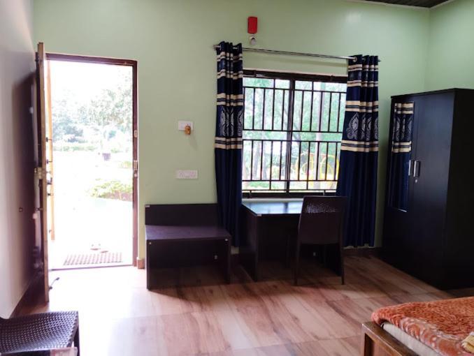White Elephant Restaurant & Cottages Gokarna Gokarna  Εξωτερικό φωτογραφία