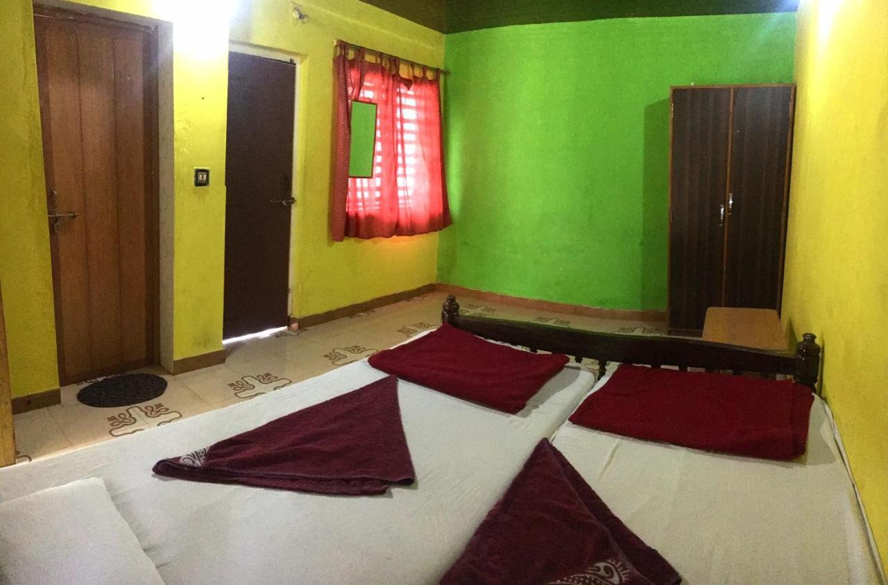 White Elephant Restaurant & Cottages Gokarna Gokarna  Εξωτερικό φωτογραφία