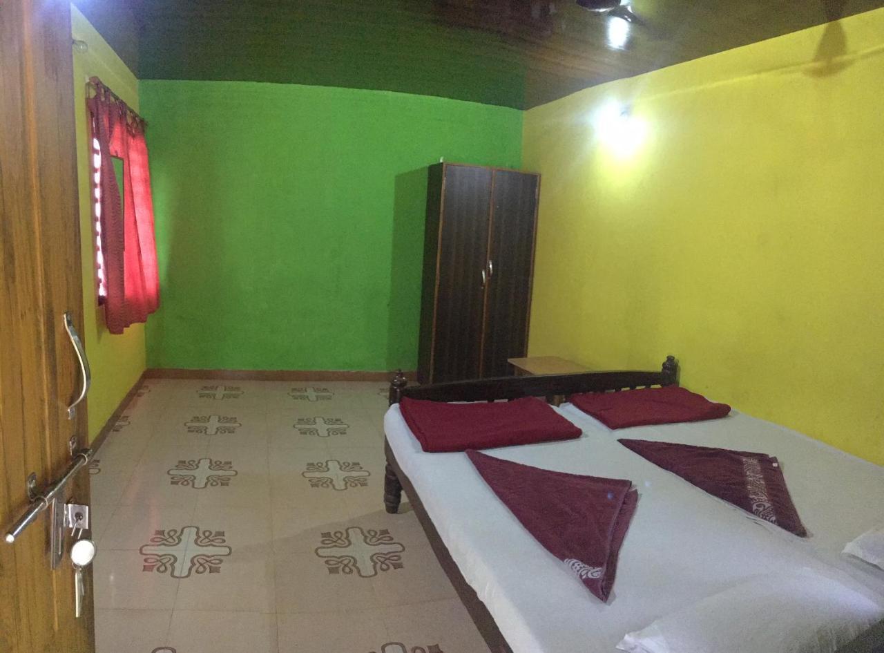 White Elephant Restaurant & Cottages Gokarna Gokarna  Εξωτερικό φωτογραφία
