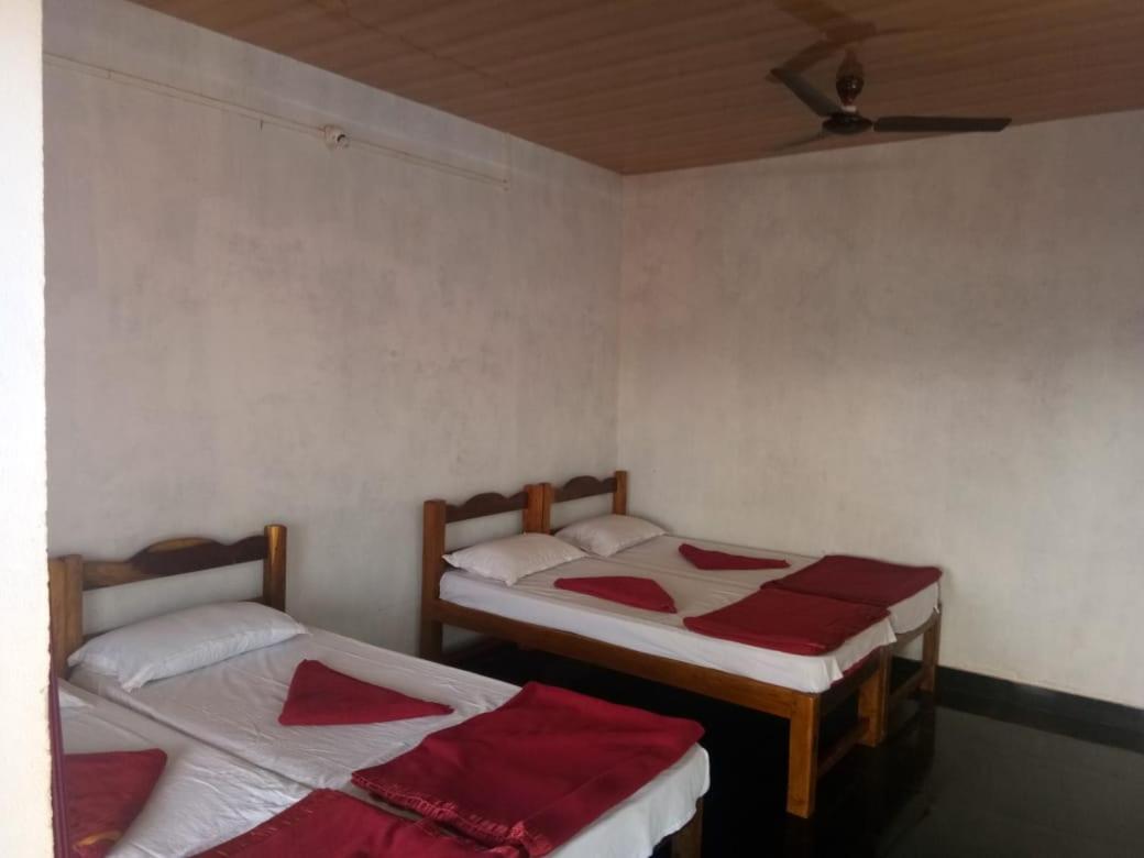White Elephant Restaurant & Cottages Gokarna Gokarna  Εξωτερικό φωτογραφία