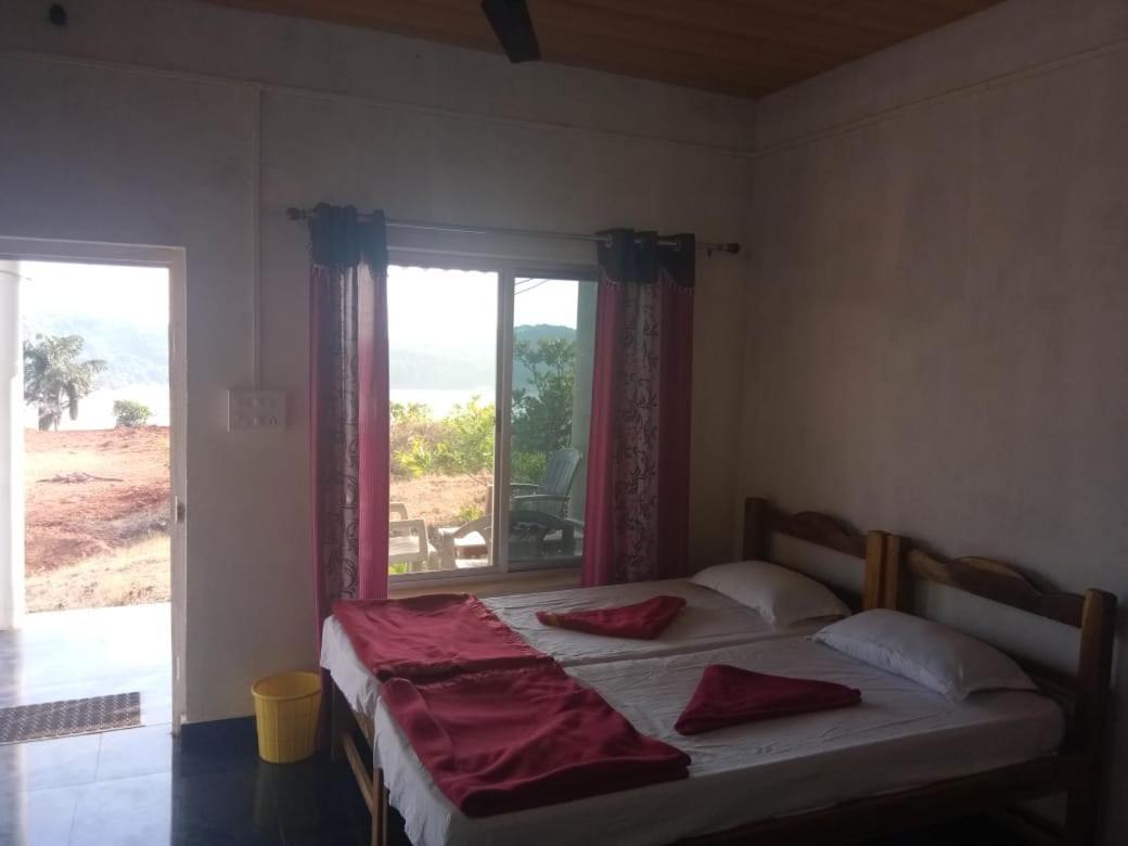 White Elephant Restaurant & Cottages Gokarna Gokarna  Εξωτερικό φωτογραφία